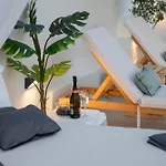 Vilă 3as 3bd Villa, Heated Pool, Sauna & Gym