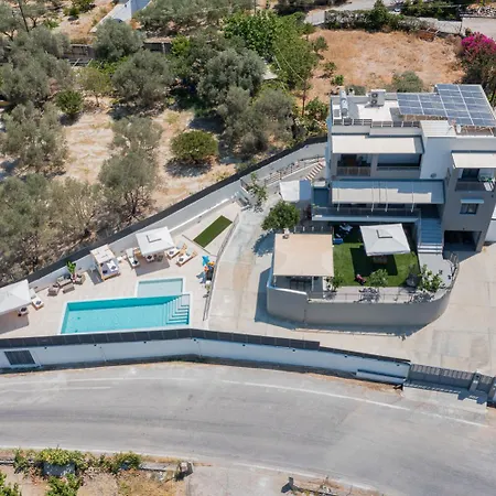 3as 3bd Villa, Heated Pool, Sauna & Gym Réthimno