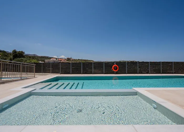 Villa 3As 3Bd Villa, Heated Pool, Sauna & Gym Rétino