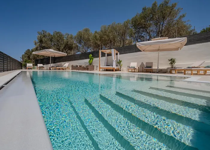 3As 3Bd Villa, Heated Pool, Sauna & Gym Villa Rétino